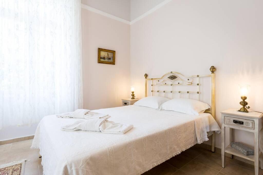 Neoclassical Flat With 2 Bedrooms In Πειραιάς Εξωτερικό φωτογραφία