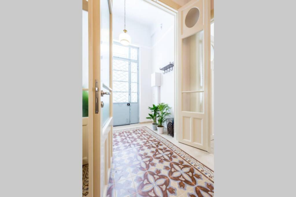 Neoclassical Flat With 2 Bedrooms In Πειραιάς Εξωτερικό φωτογραφία
