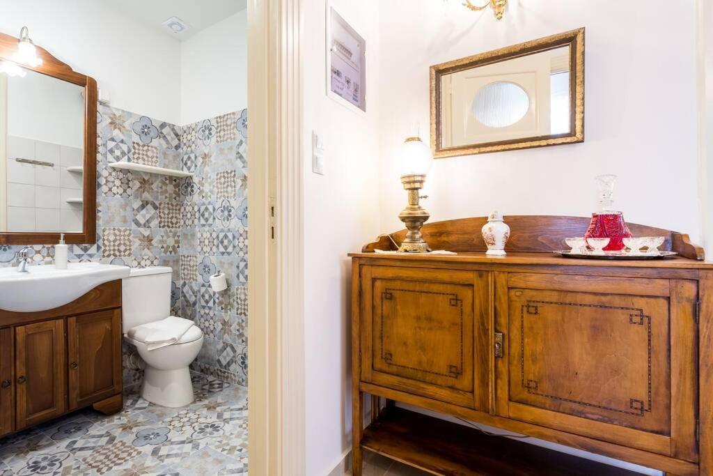 Neoclassical Flat With 2 Bedrooms In Πειραιάς Εξωτερικό φωτογραφία