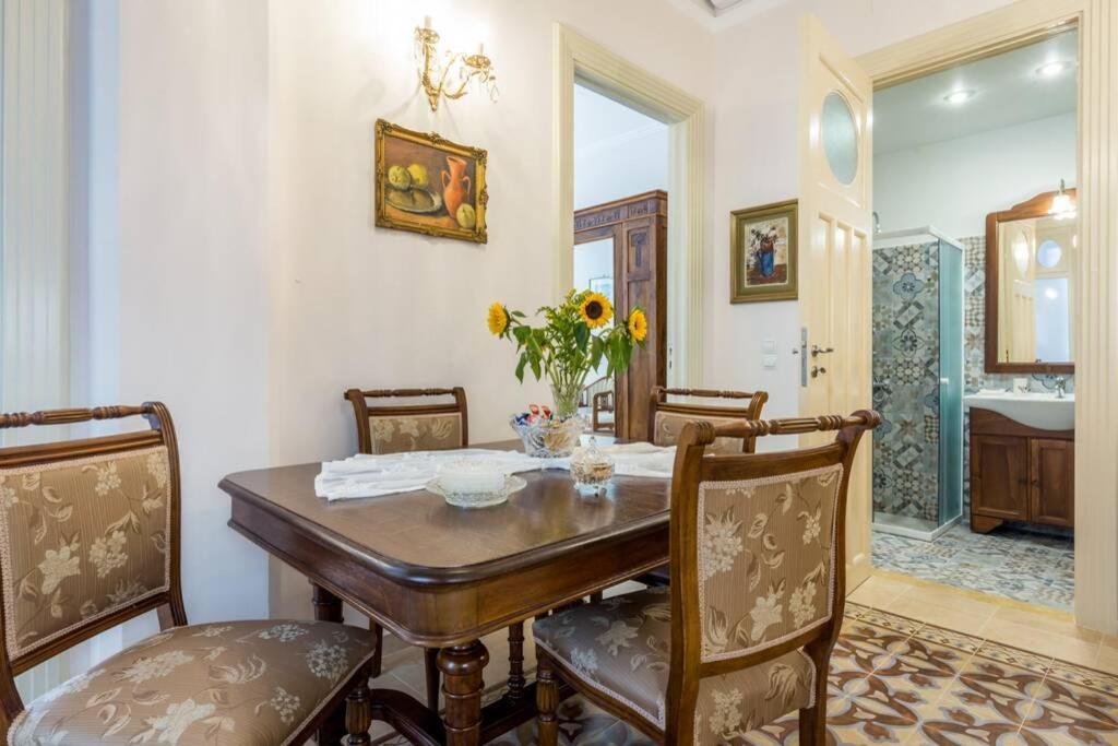 Neoclassical Flat With 2 Bedrooms In Πειραιάς Εξωτερικό φωτογραφία