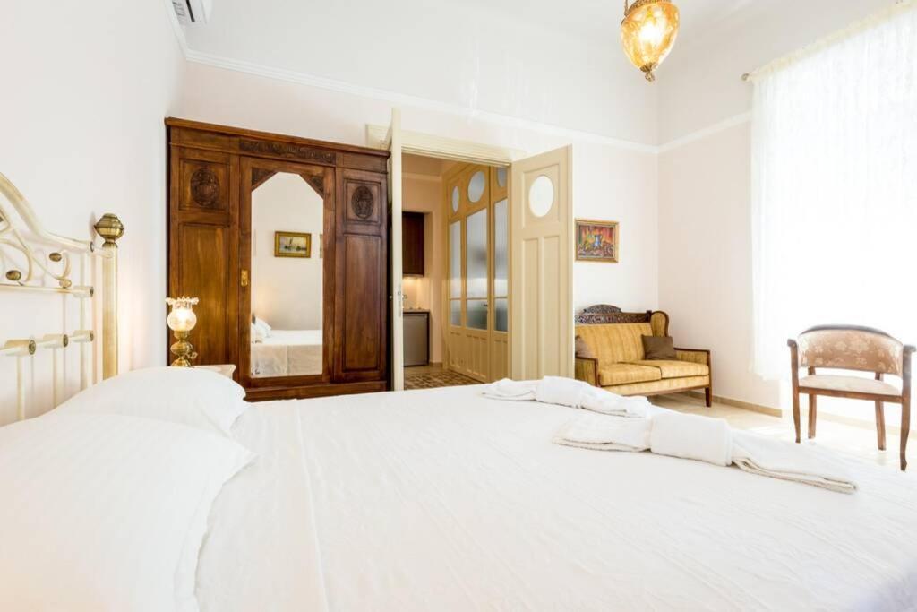 Neoclassical Flat With 2 Bedrooms In Πειραιάς Εξωτερικό φωτογραφία
